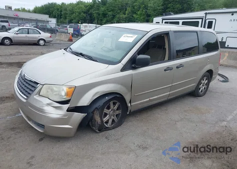 2008 Chrysler Town & Country Lx z USA, uszkodzony, nr VIN 2A8HR44H68R707792